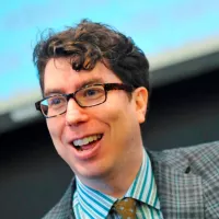 Headshot ofJonathan Zittrain